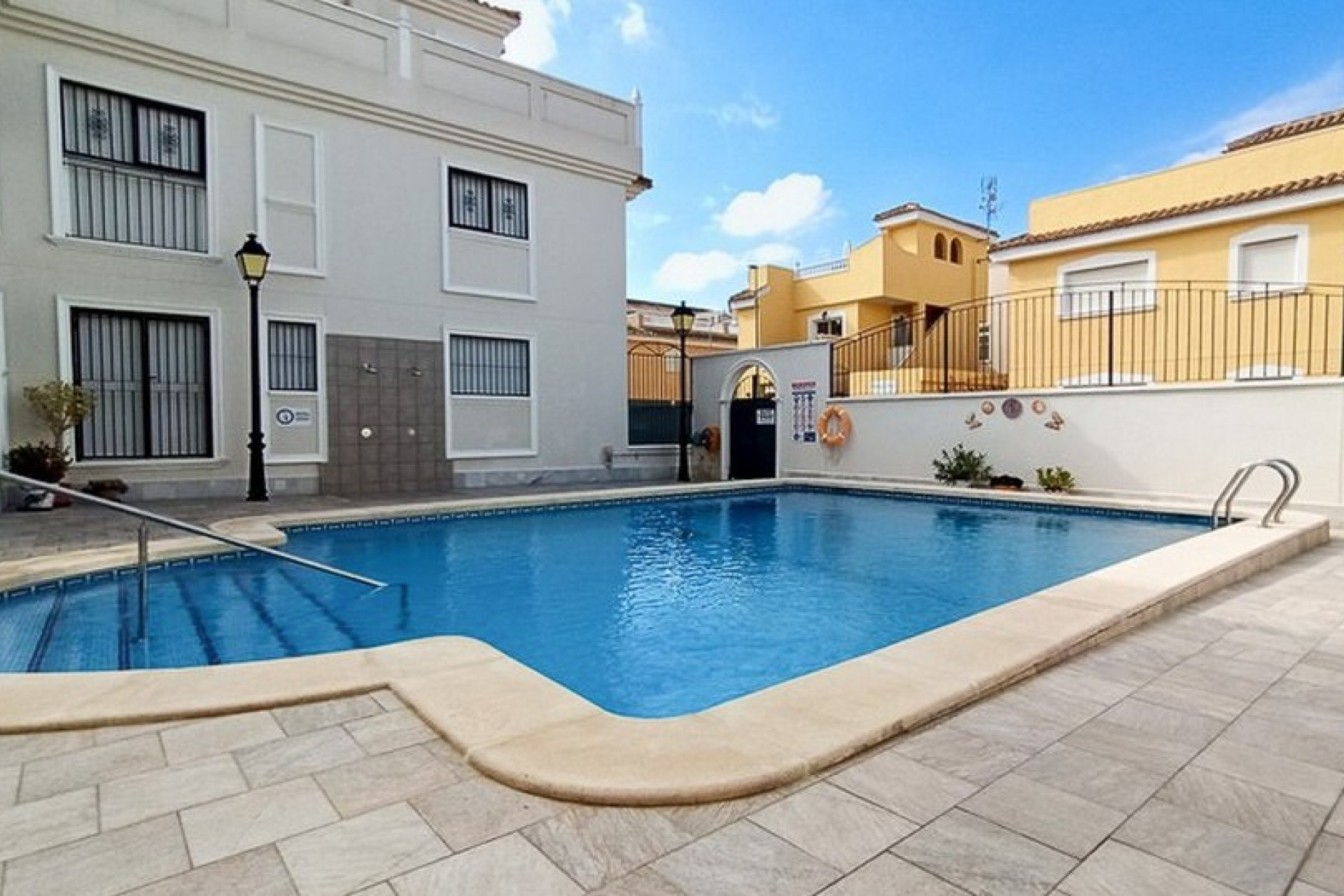 Resale - Apartment -
Formentera del Segura