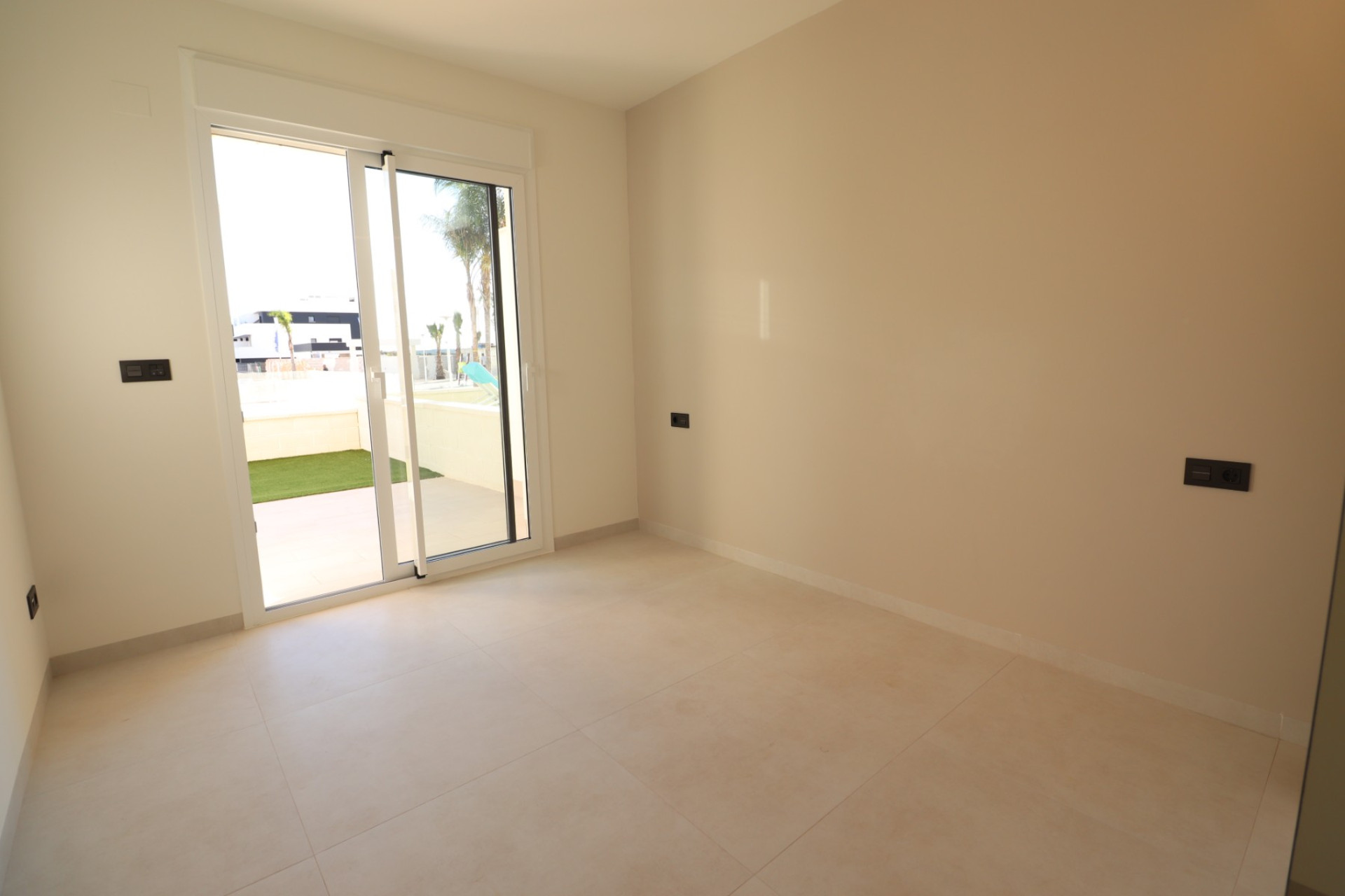 Resale - Apartment -
Guardamar del Segura - El Raso
