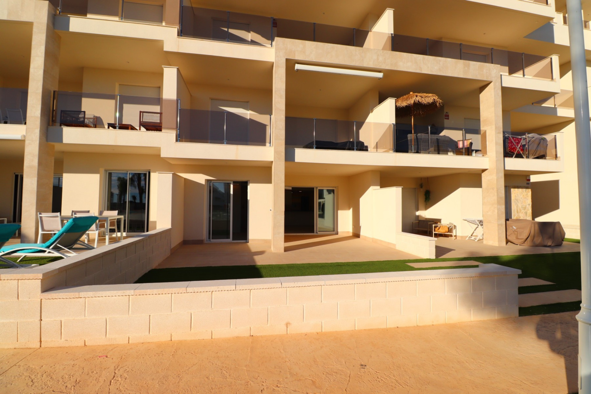 Resale - Apartment -
Guardamar del Segura - El Raso