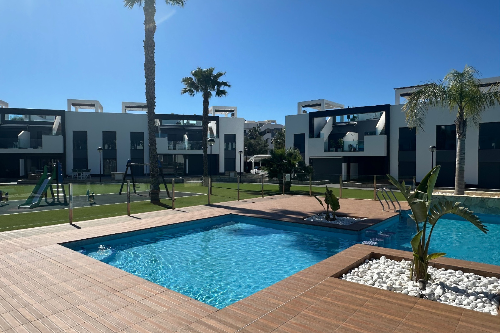 Resale - Apartment -
Guardamar del Segura - Guardamar - El Raso