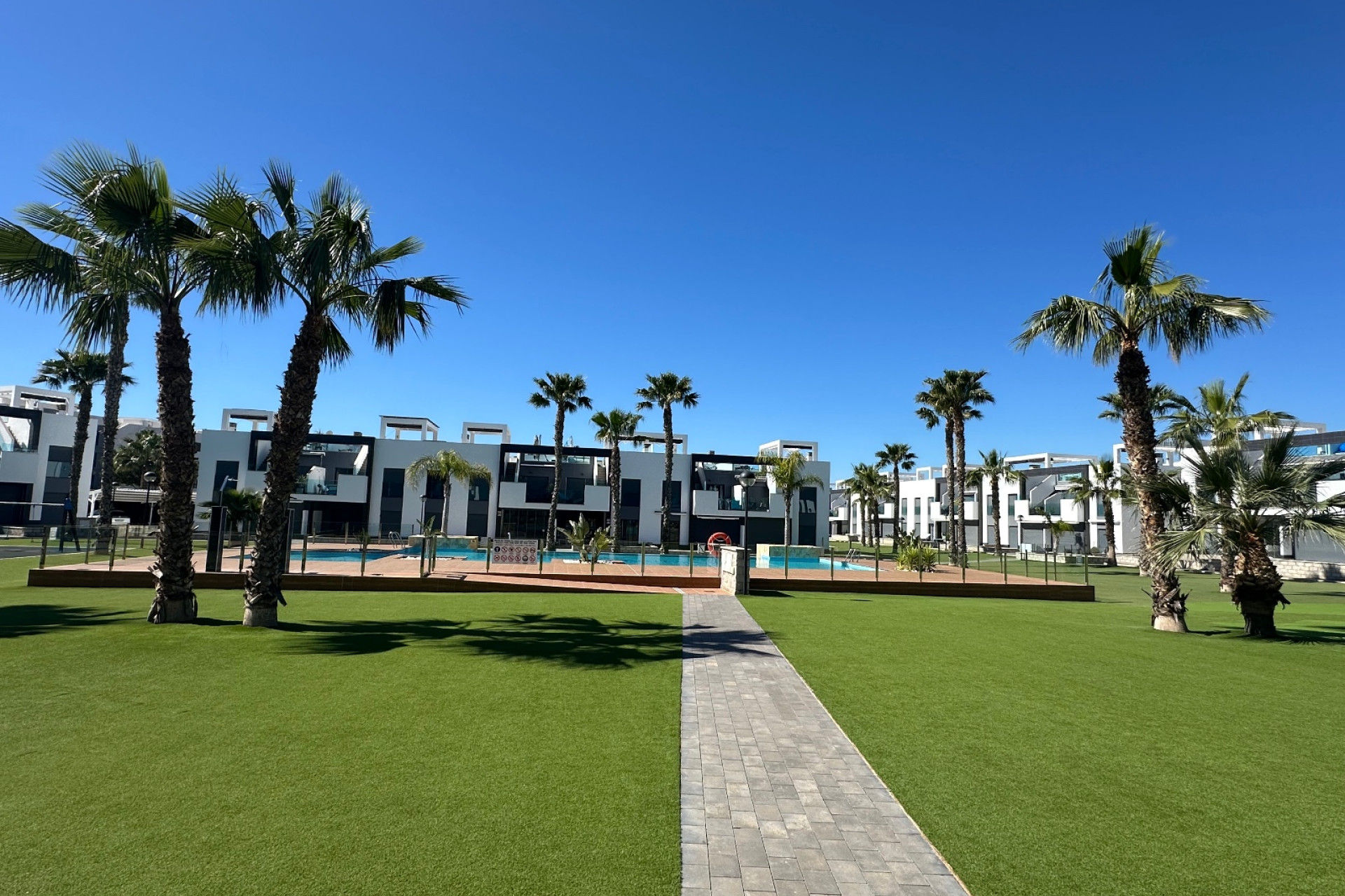 Resale - Apartment -
Guardamar del Segura - Guardamar - El Raso