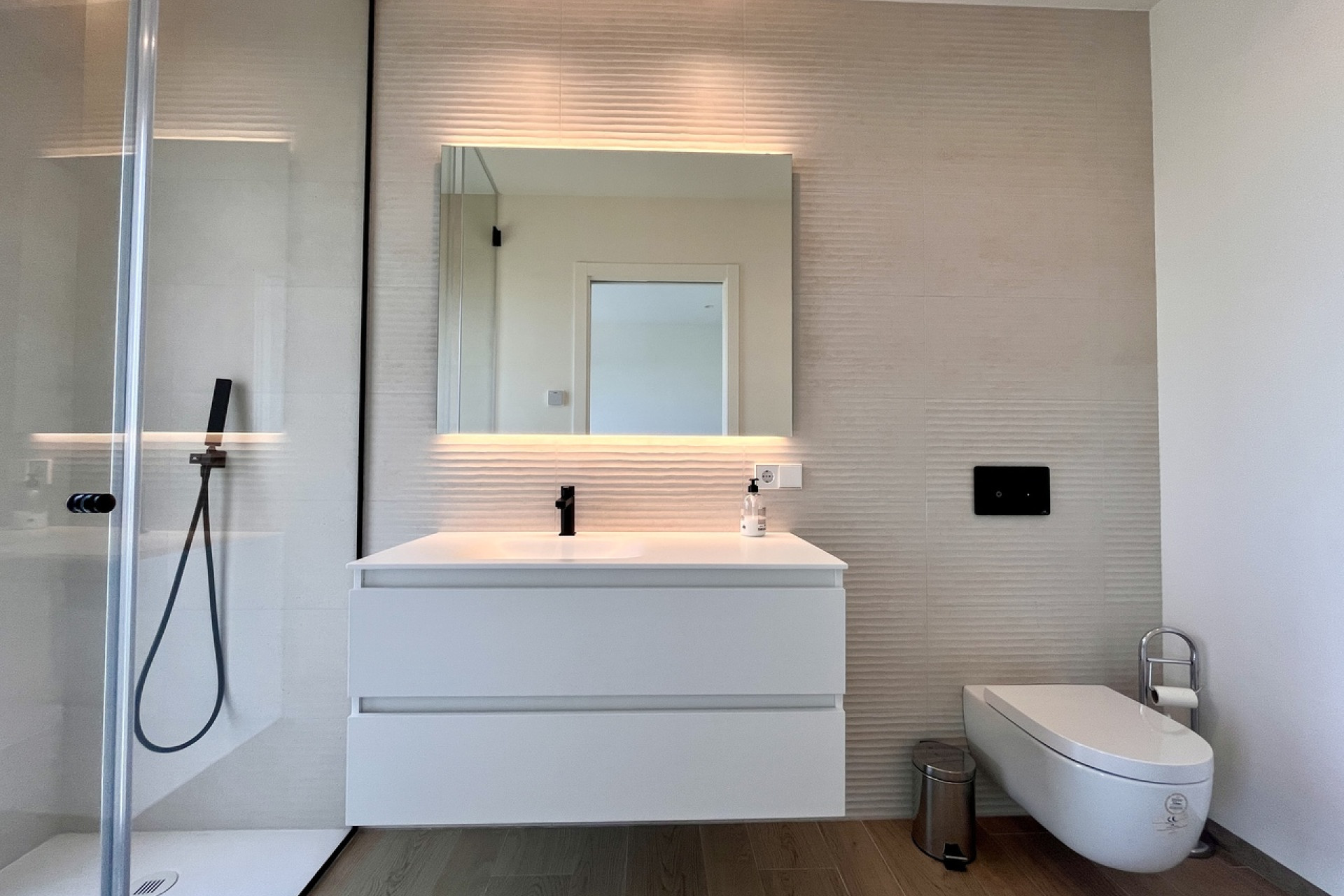 Resale - Apartment -
Las Colinas Golf Resort