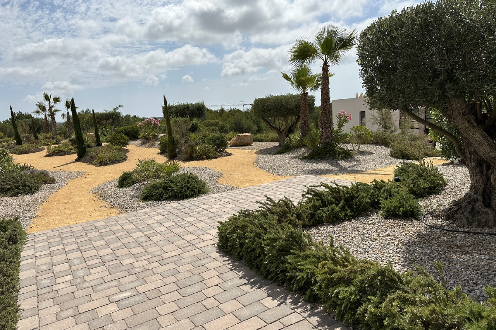 Resale - Apartment -
Las Colinas Golf Resort