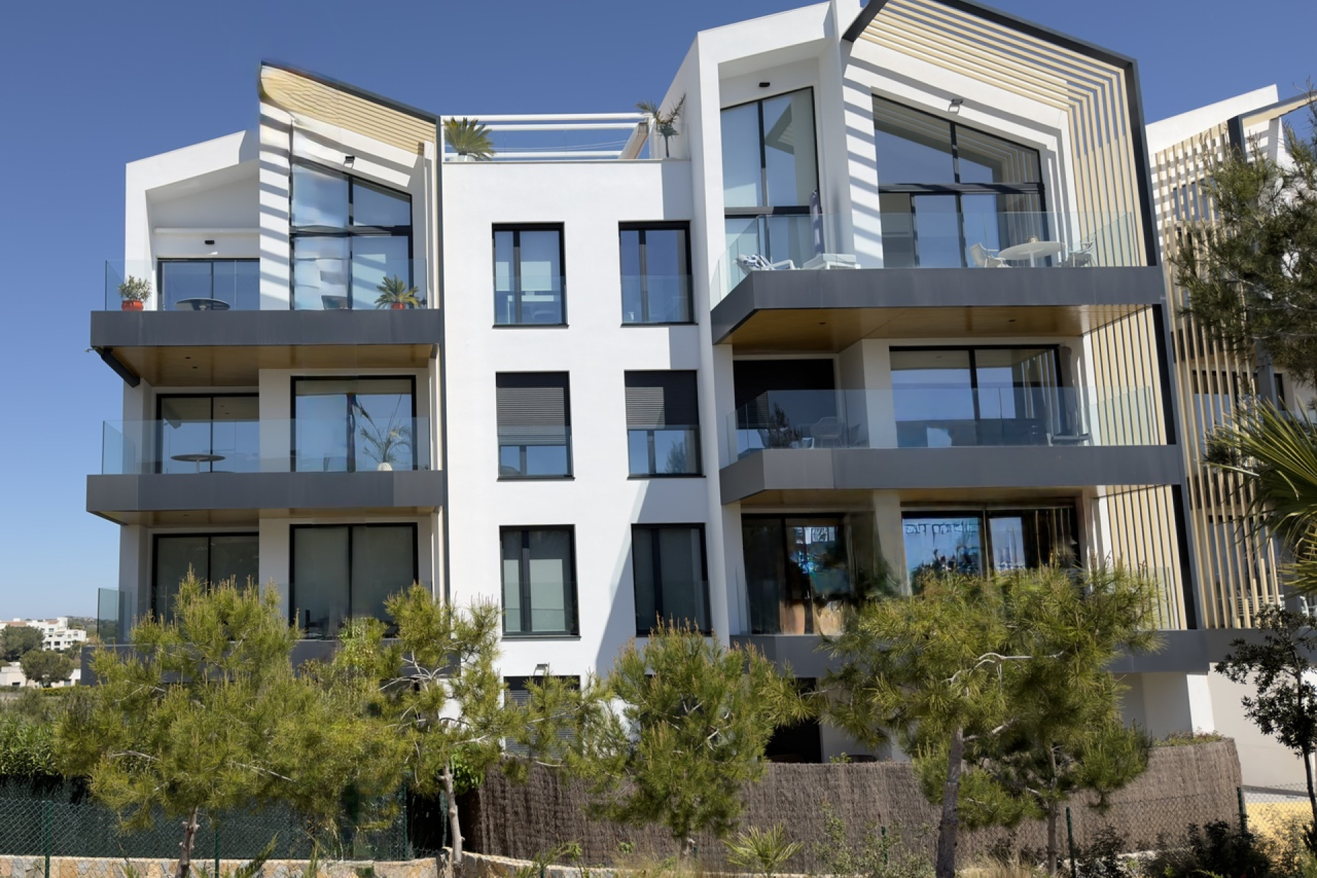 Resale - Apartment -
Las Colinas Golf Resort