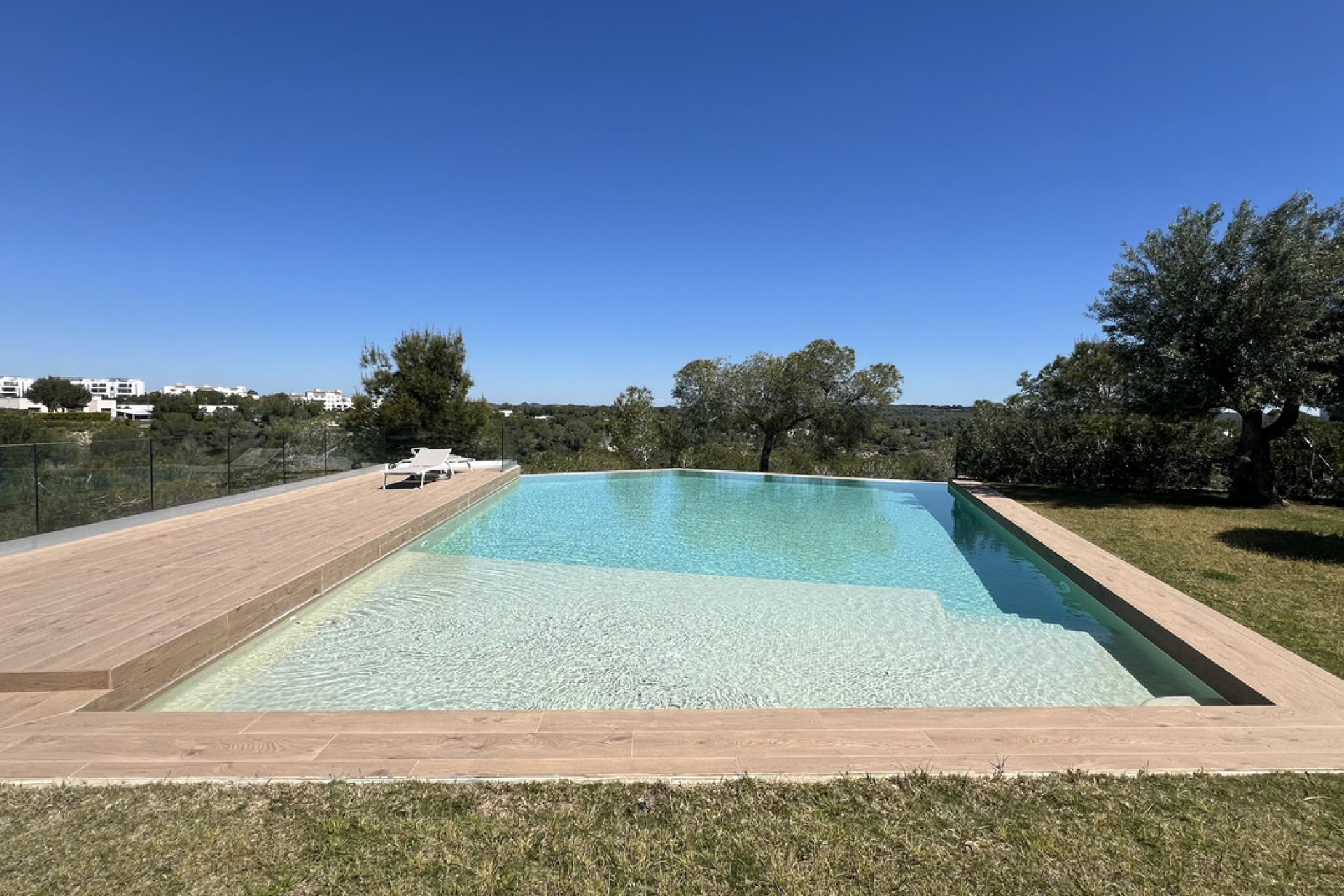 Resale - Apartment -
Las Colinas Golf Resort