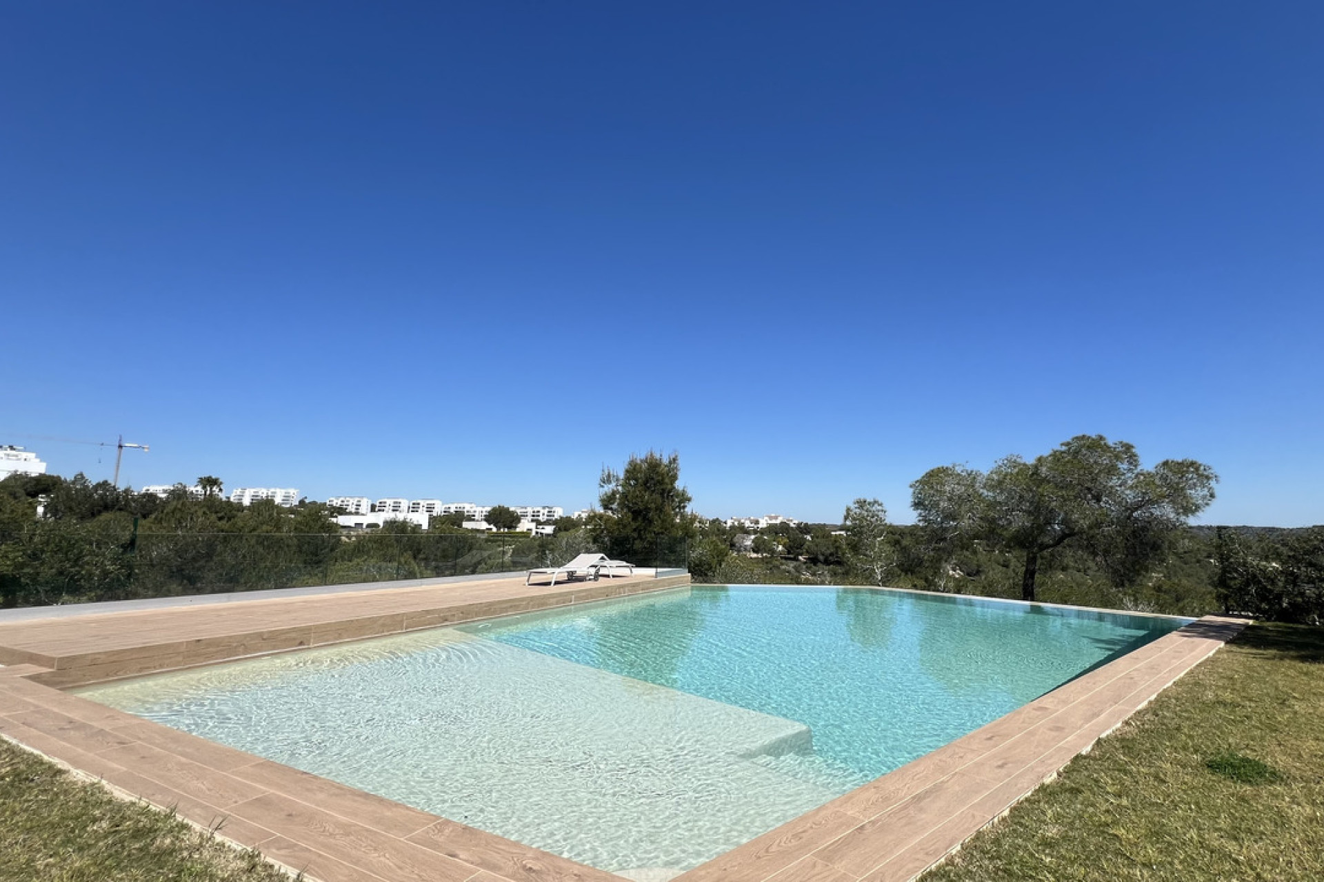 Resale - Apartment -
Las Colinas Golf Resort