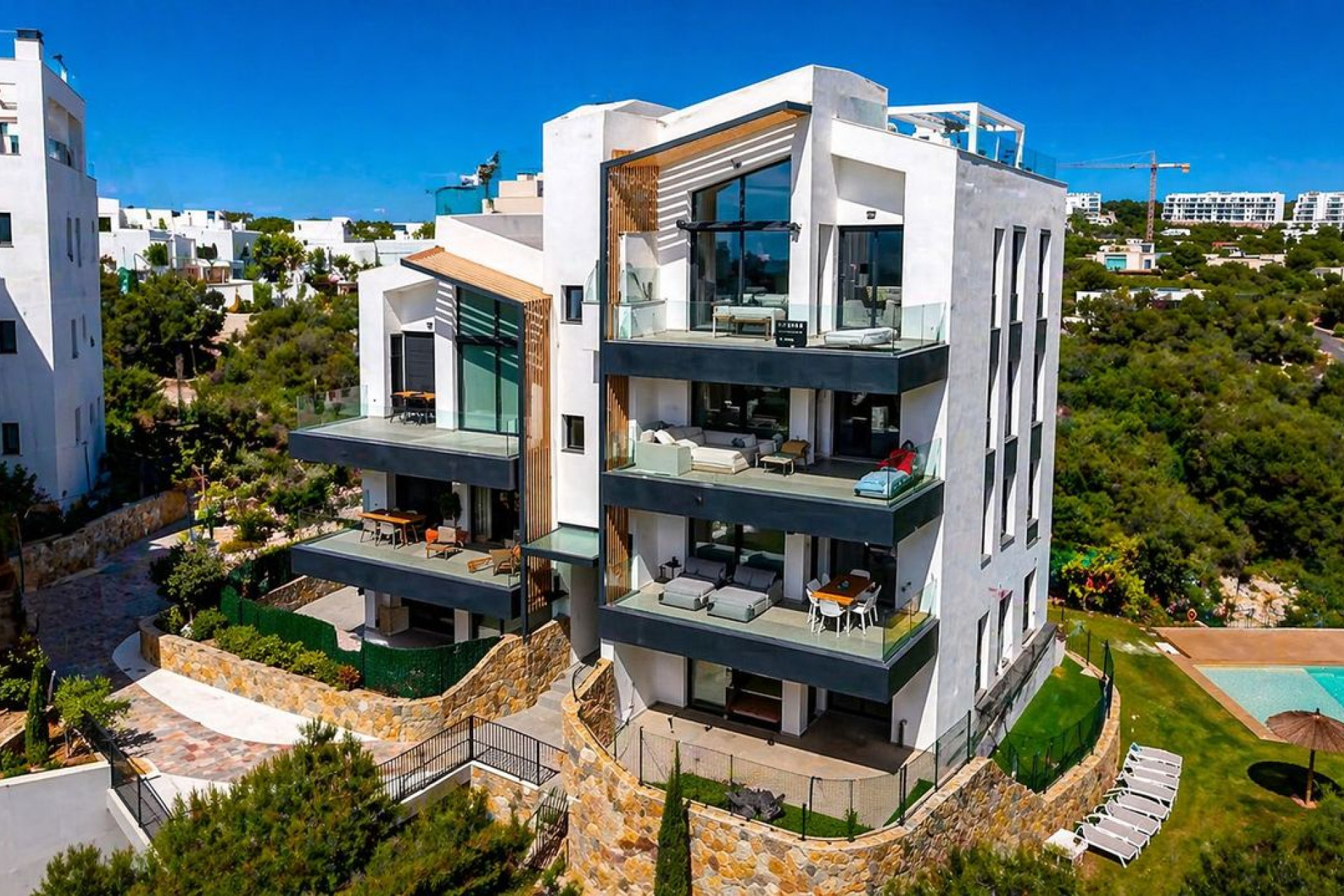 Resale - Apartment -
Las Colinas Golf Resort