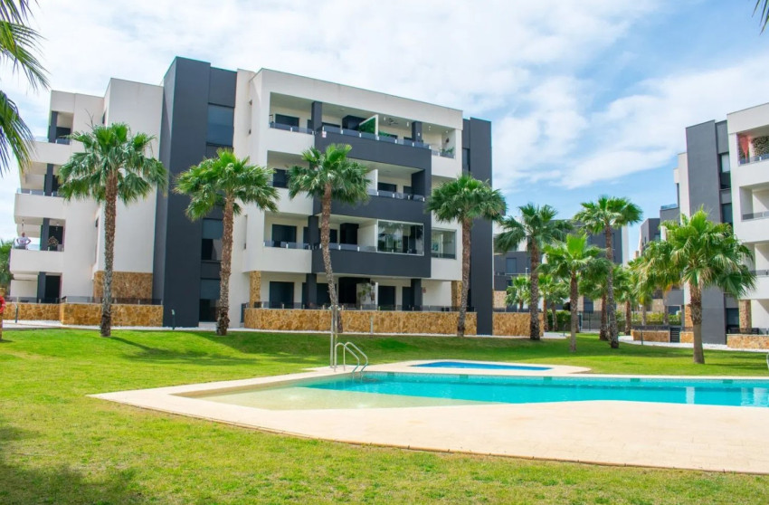 Resale - Apartment -
Los Almendros