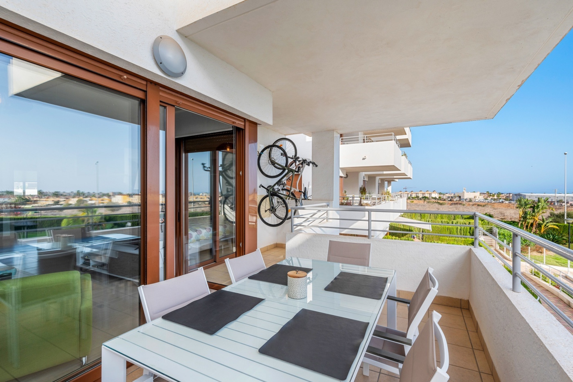 Resale - Apartment -
Orihuela Costa - Campoamor