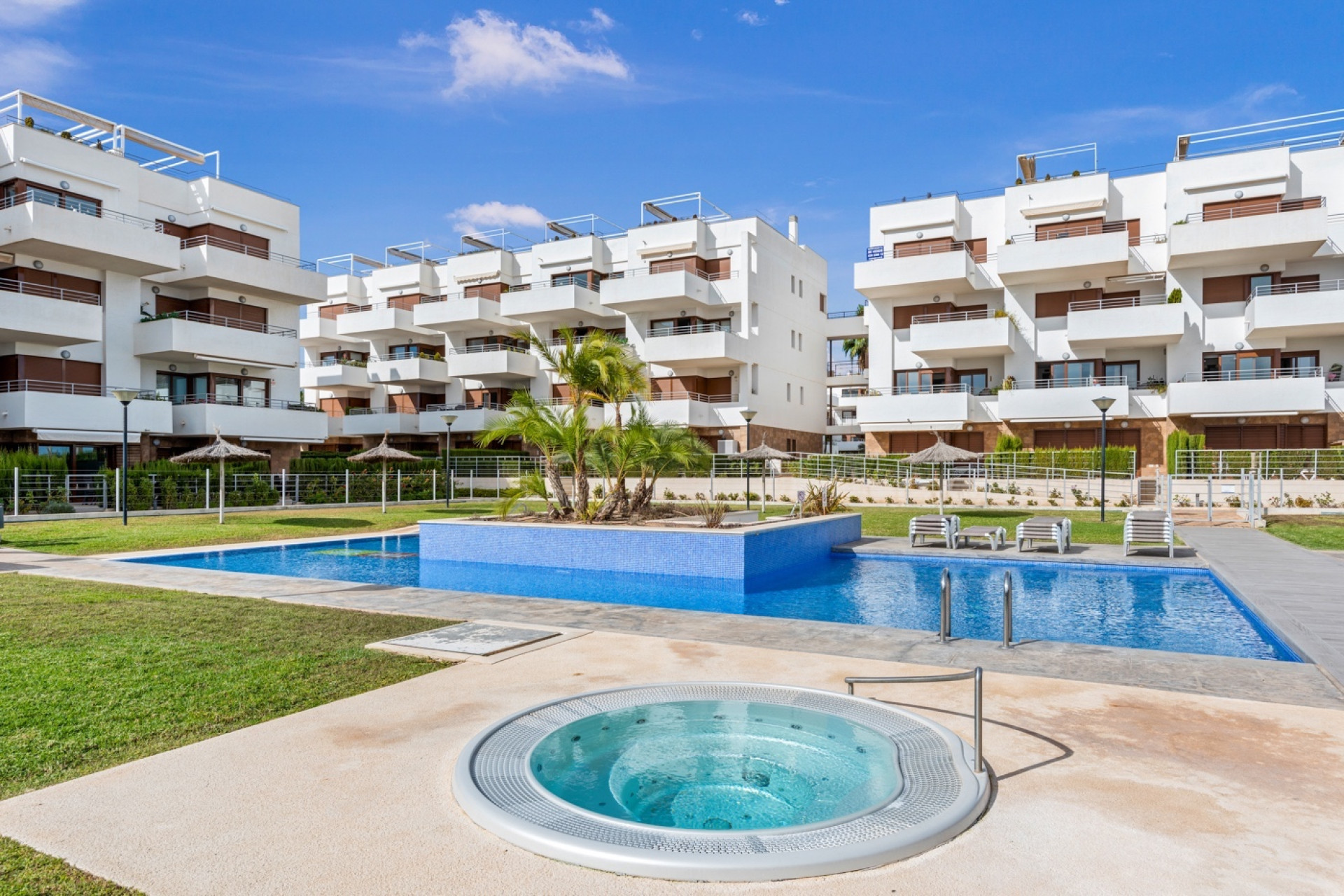 Resale - Apartment -
Orihuela Costa - Campoamor