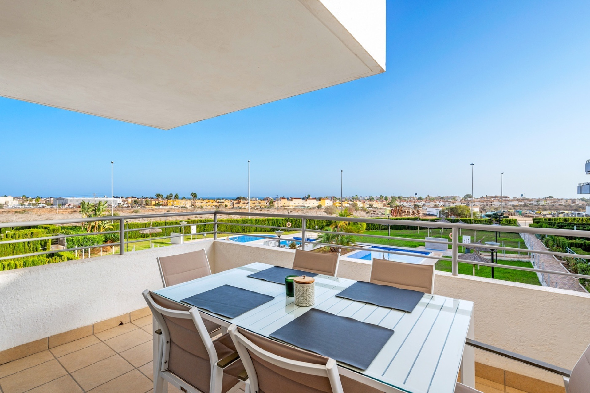 Resale - Apartment -
Orihuela Costa - Campoamor