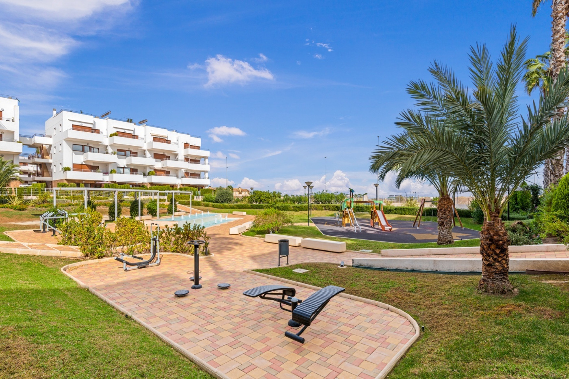 Resale - Apartment -
Orihuela Costa - Campoamor