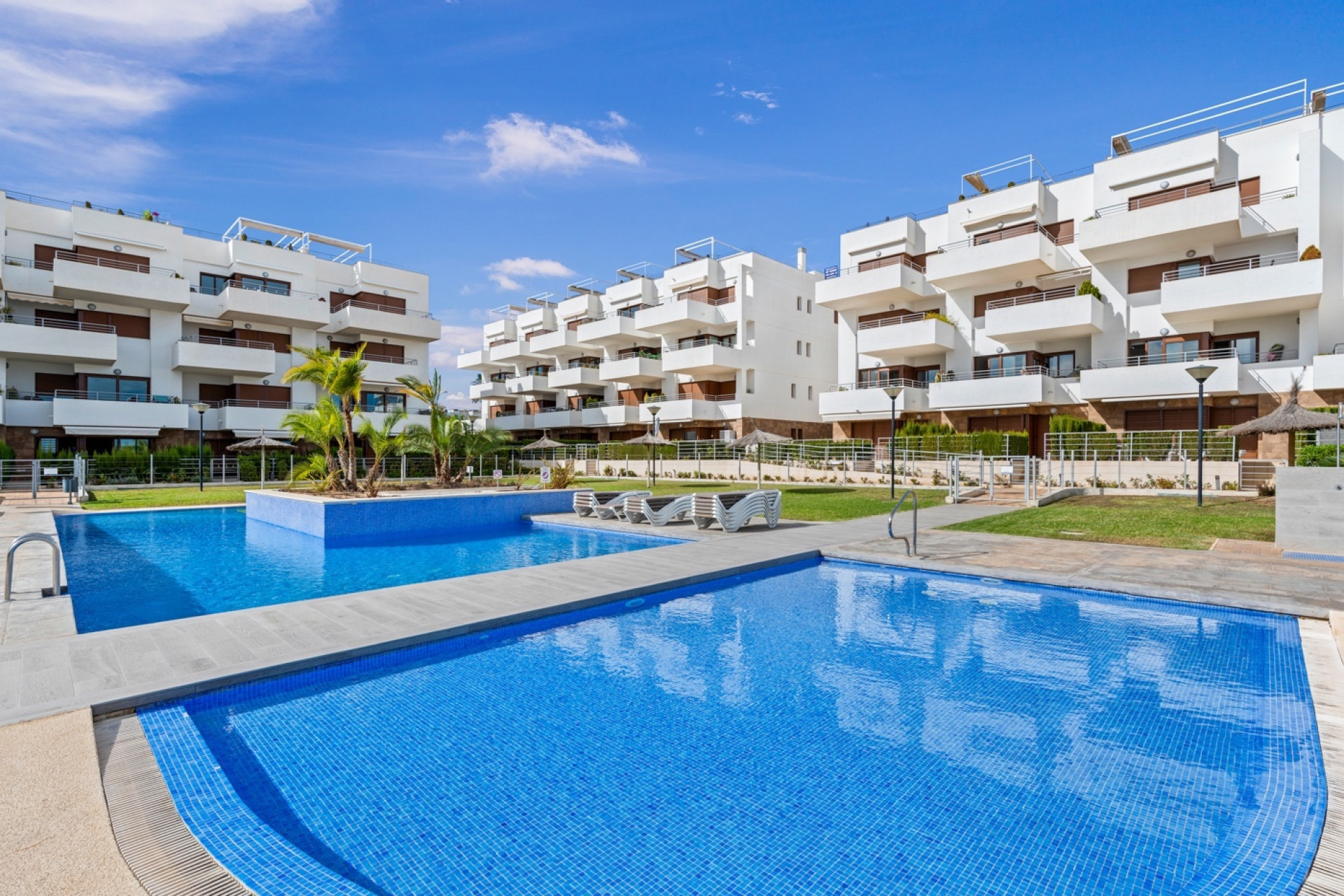 Resale - Apartment -
Orihuela Costa - Campoamor