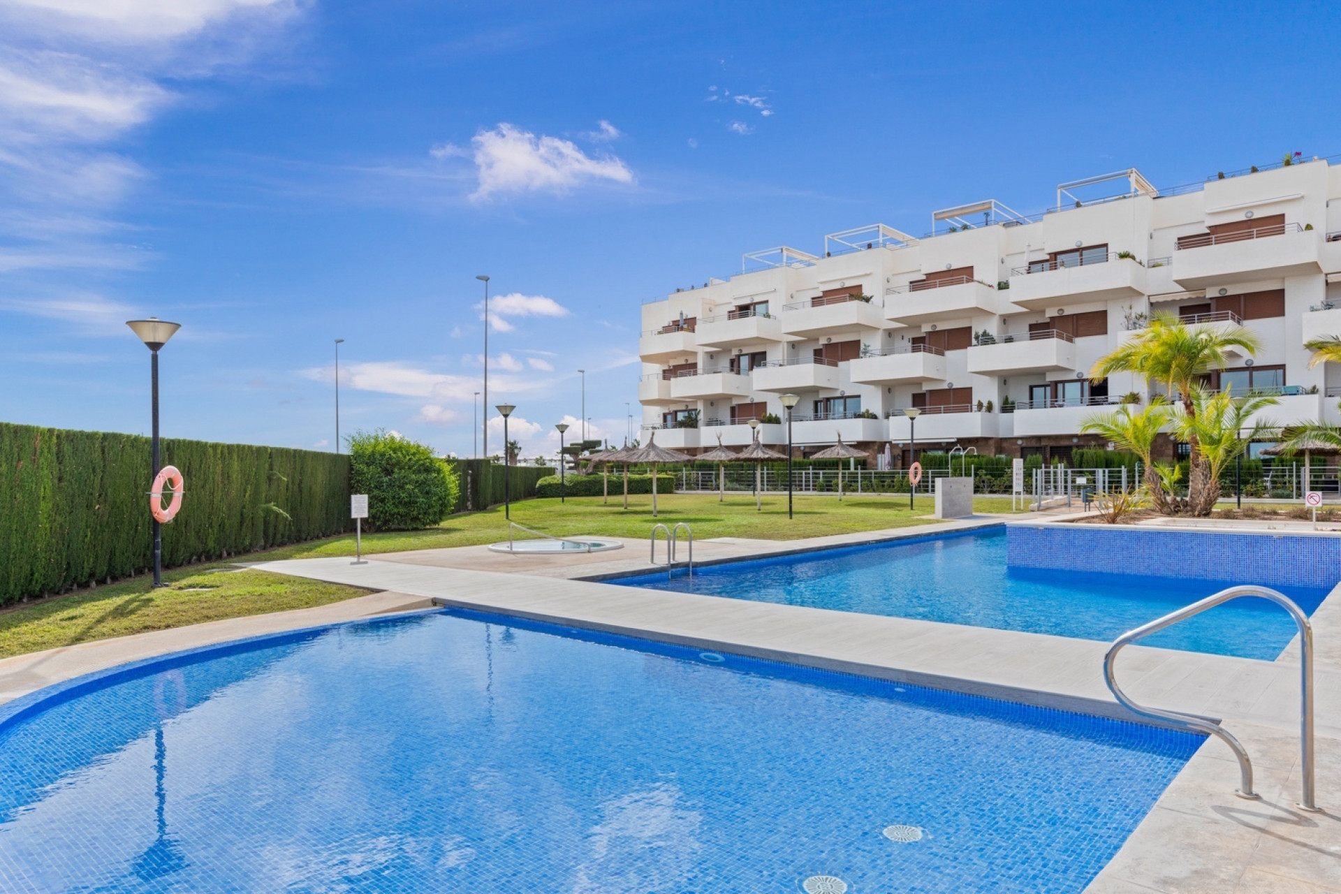 Resale - Apartment -
Orihuela Costa - Campoamor