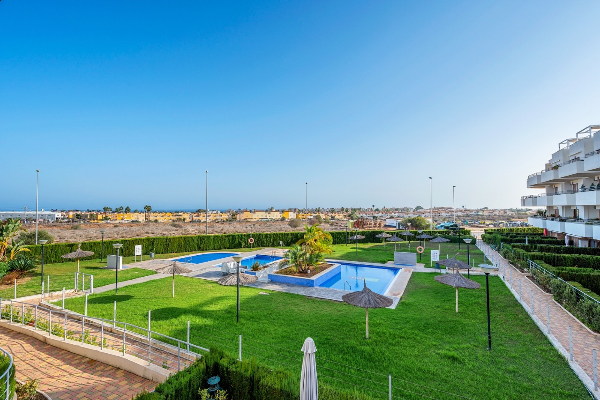 Resale - Apartment -
Orihuela Costa - Campoamor