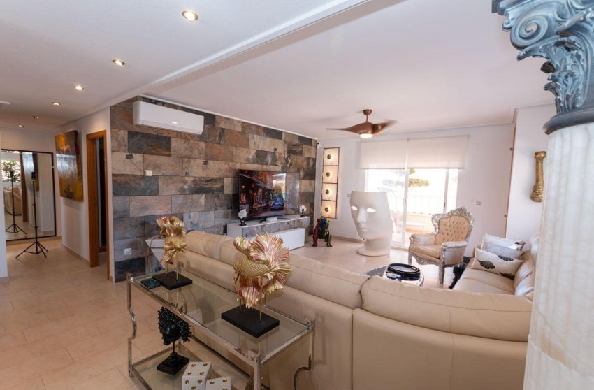 Resale - Apartment -
Orihuela Costa - Los Dolses