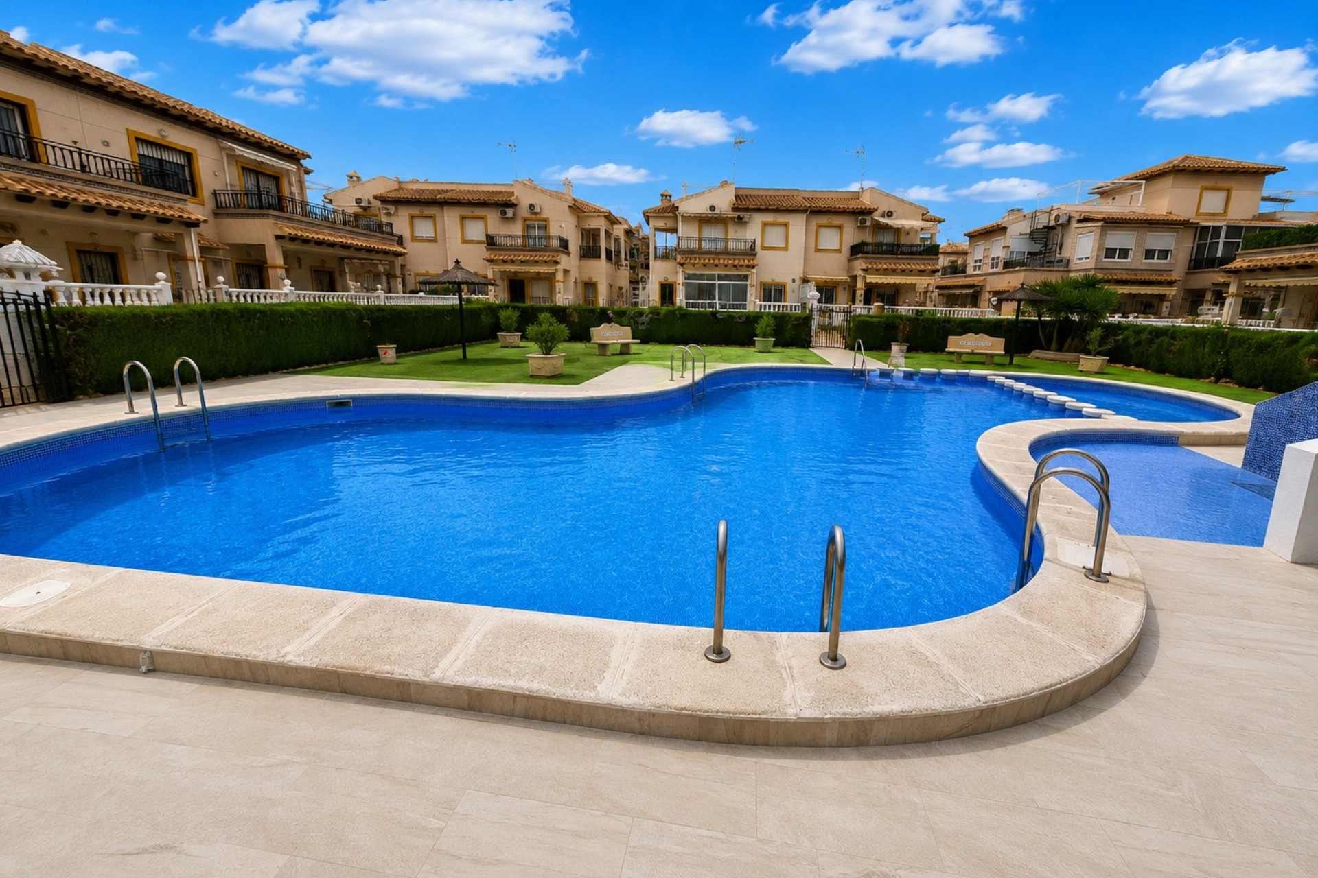 Resale - Apartment -
Orihuela Costa - Punta Prima