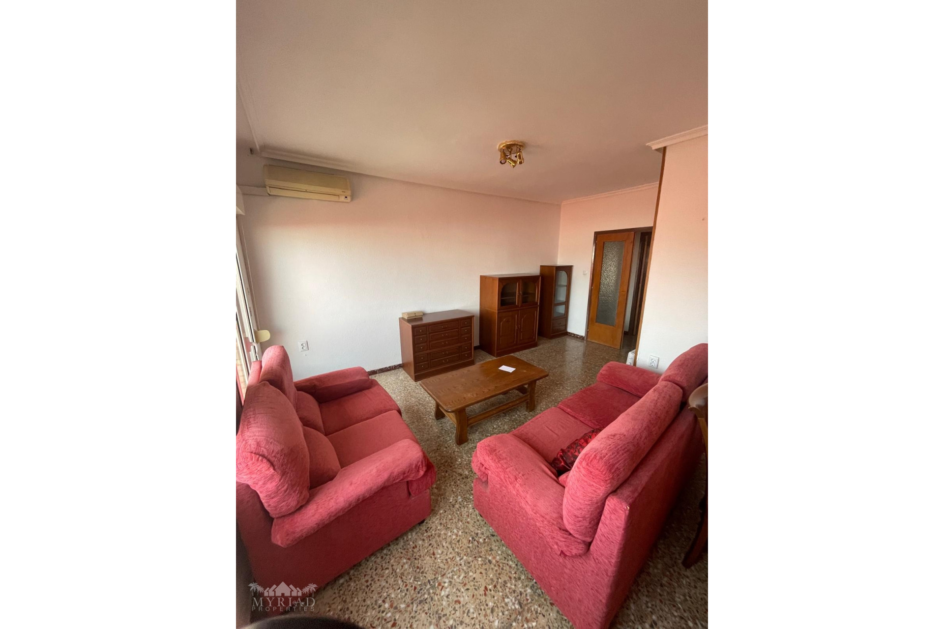 Resale - Apartment -
Pinoso - Pinoso Alicante