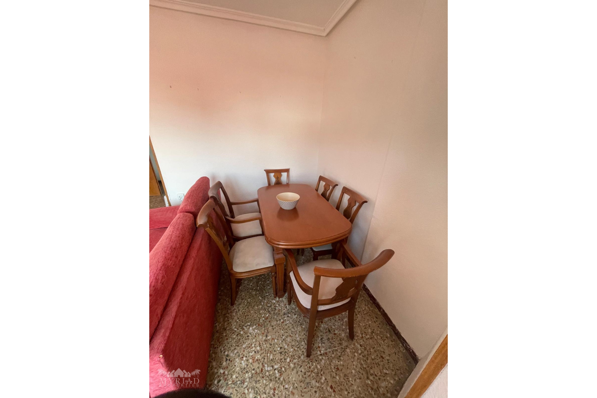 Resale - Apartment -
Pinoso - Pinoso Alicante