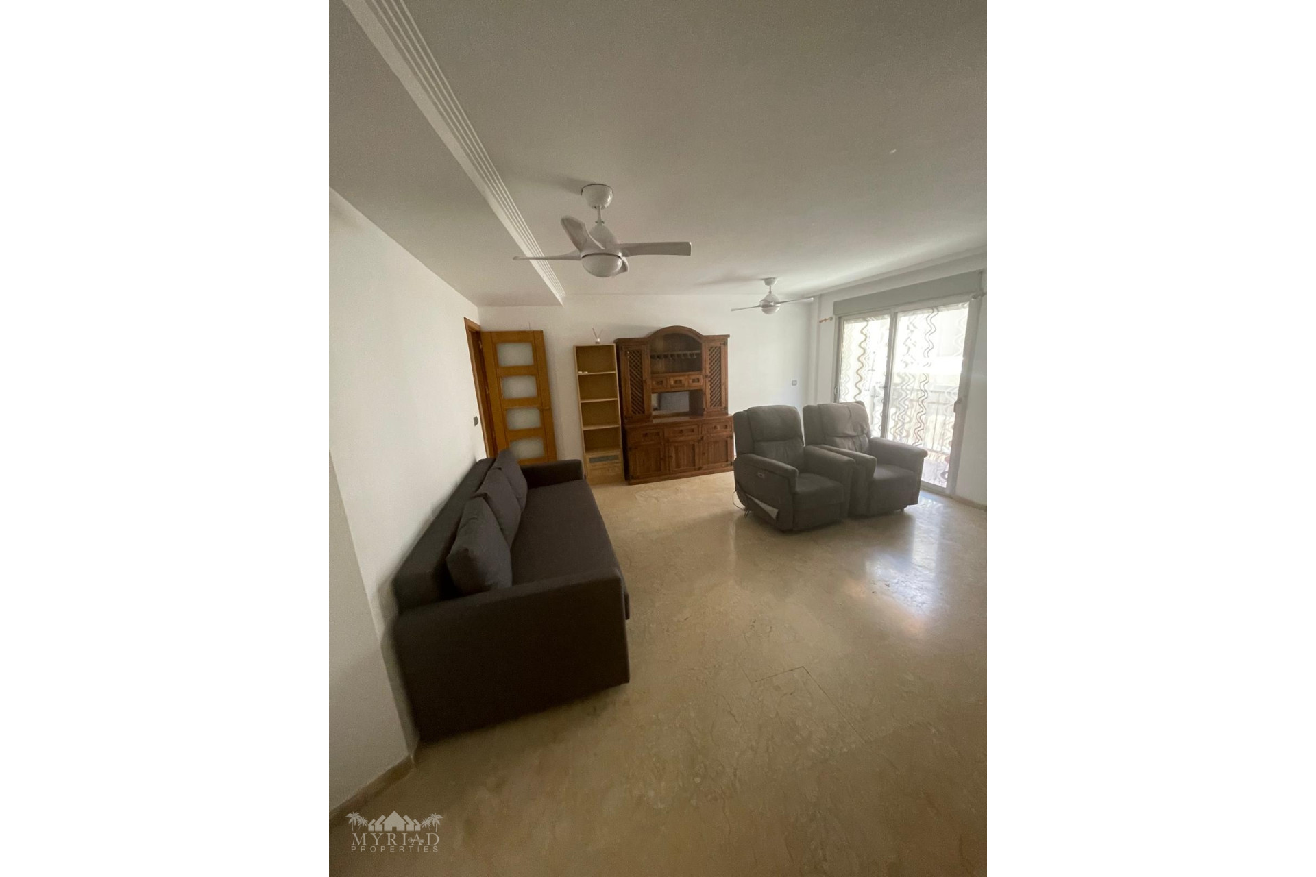 Resale - Apartment -
Pinoso - Pinoso Alicante