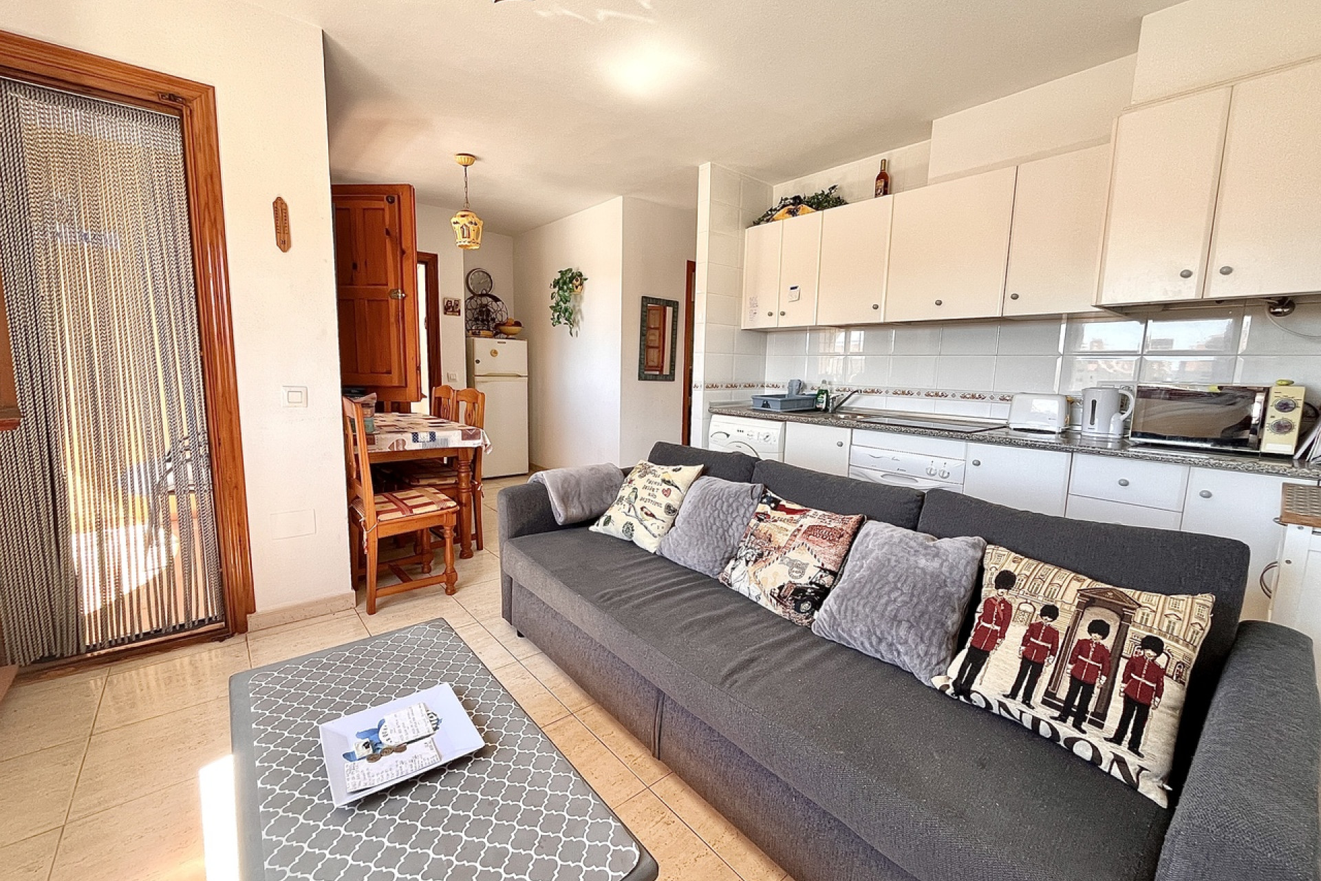 Resale - Apartment -
Playa Flamenca