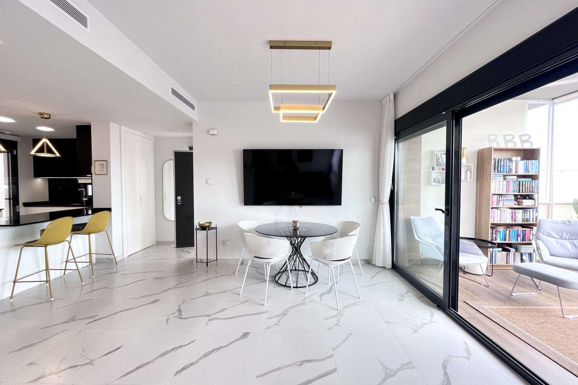 Resale - Apartment -
San Miguel de Salinas