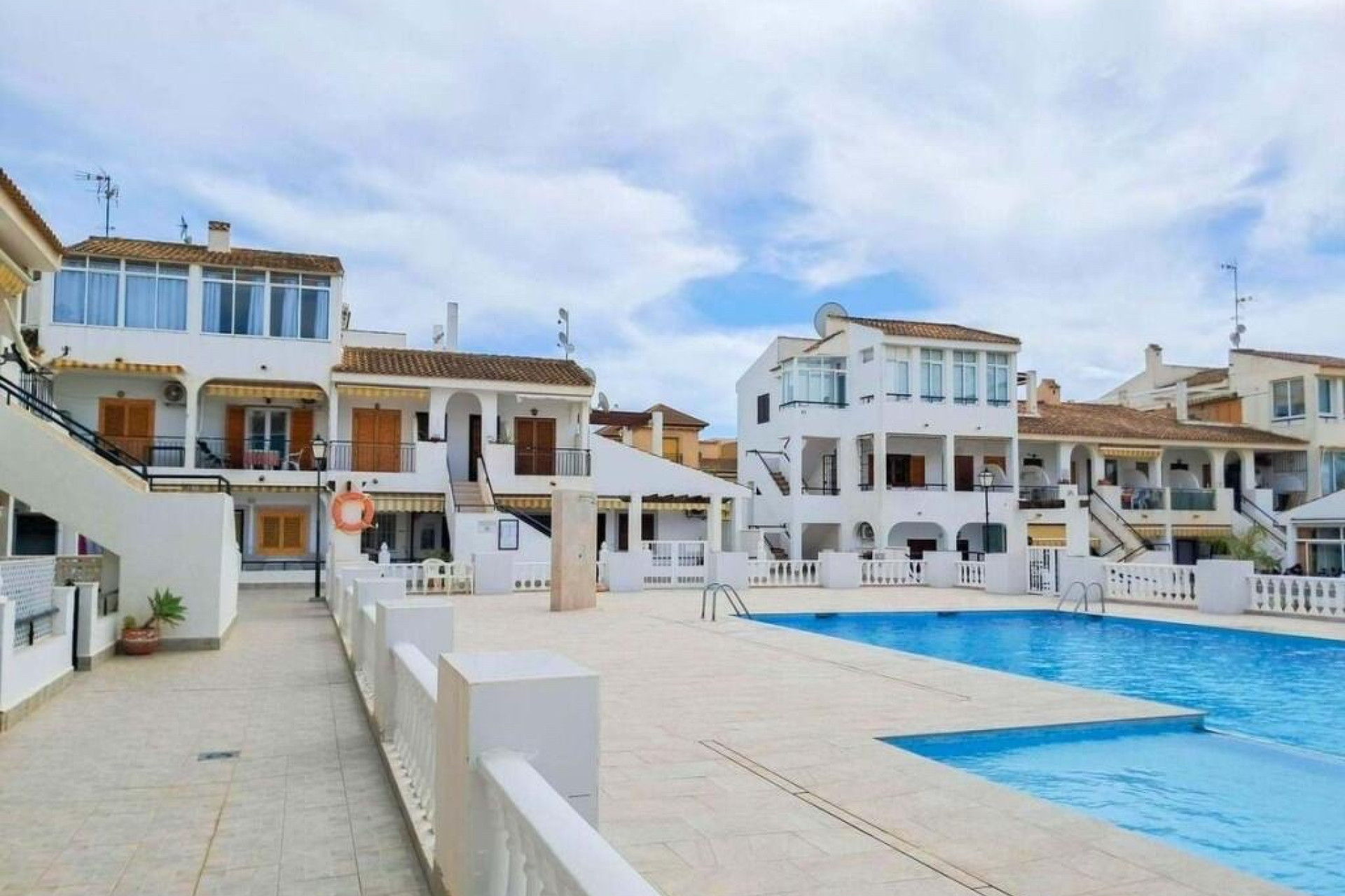 Resale - Apartment -
Torrevieja - Aguas Nuevas 1