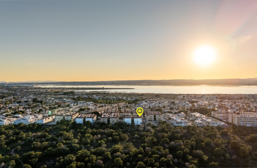 Resale - Apartment -
Torrevieja - La Siesta