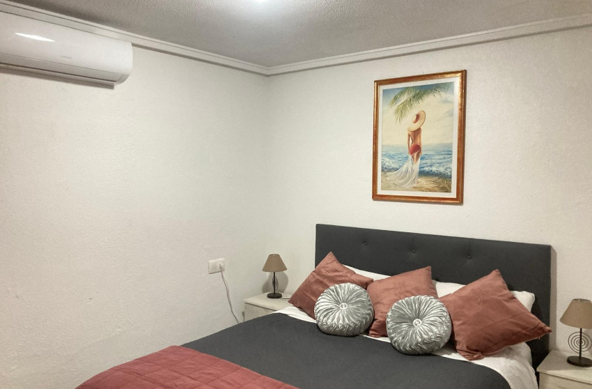 Resale - Apartment -
Torrevieja - Playa de los Locos