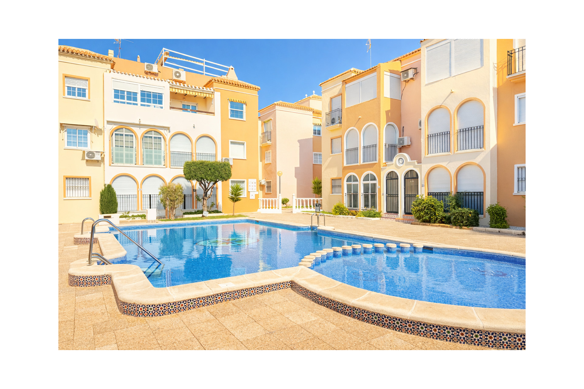 Resale - Apartment -
Torrevieja - Playa Los Naufragos