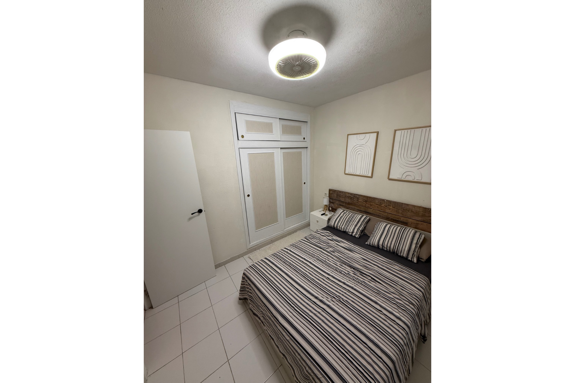 Resale - Apartment -
Torrevieja - Playa Los Naufragos