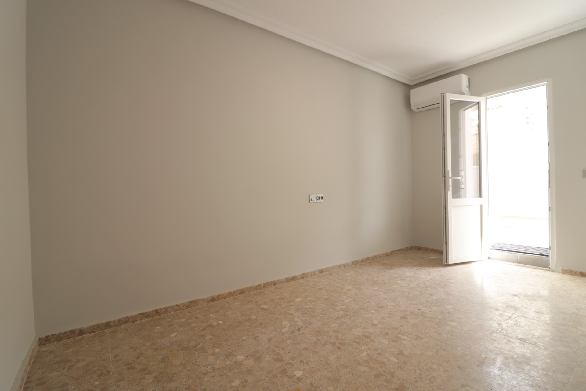 Resale - Apartment -
Torrevieja - Torre La Mata