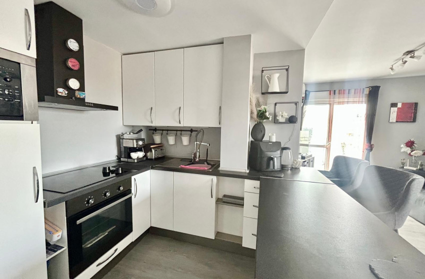 Resale - Apartment -
Torrevieja