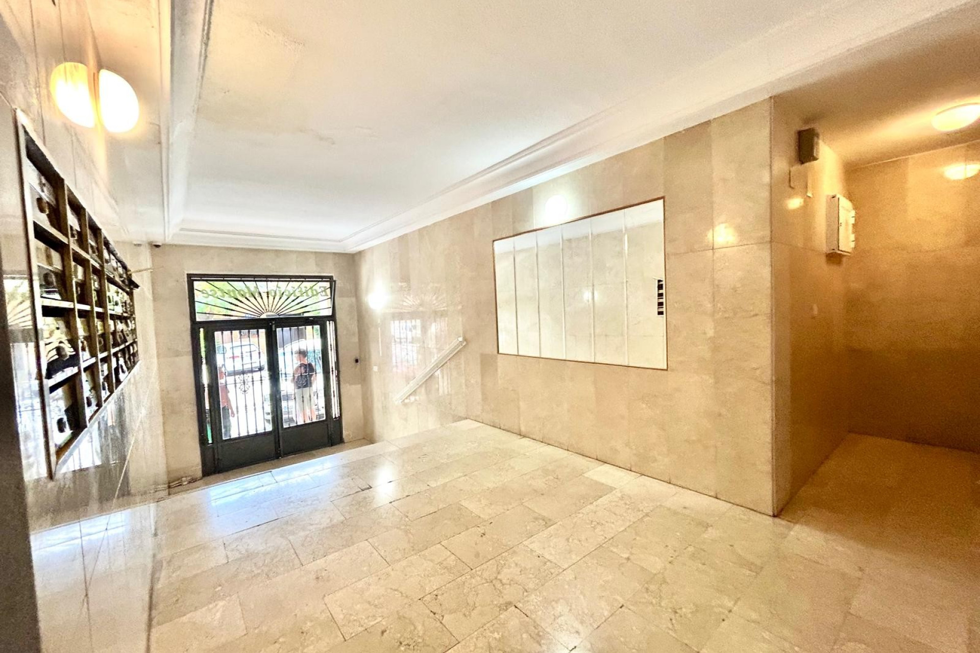 Resale - Apartment -
Torrevieja