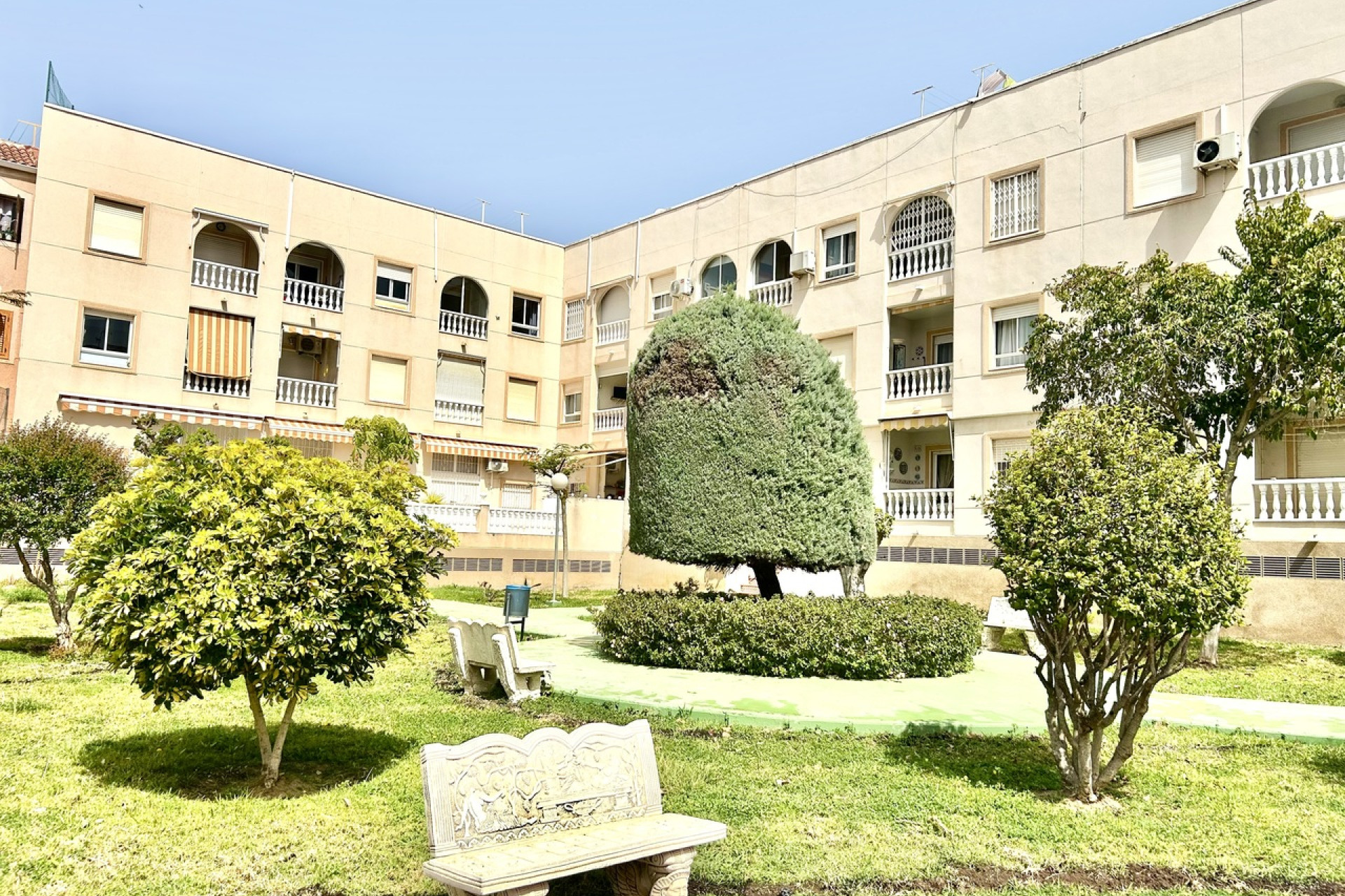 Resale - Apartment -
Torrevieja