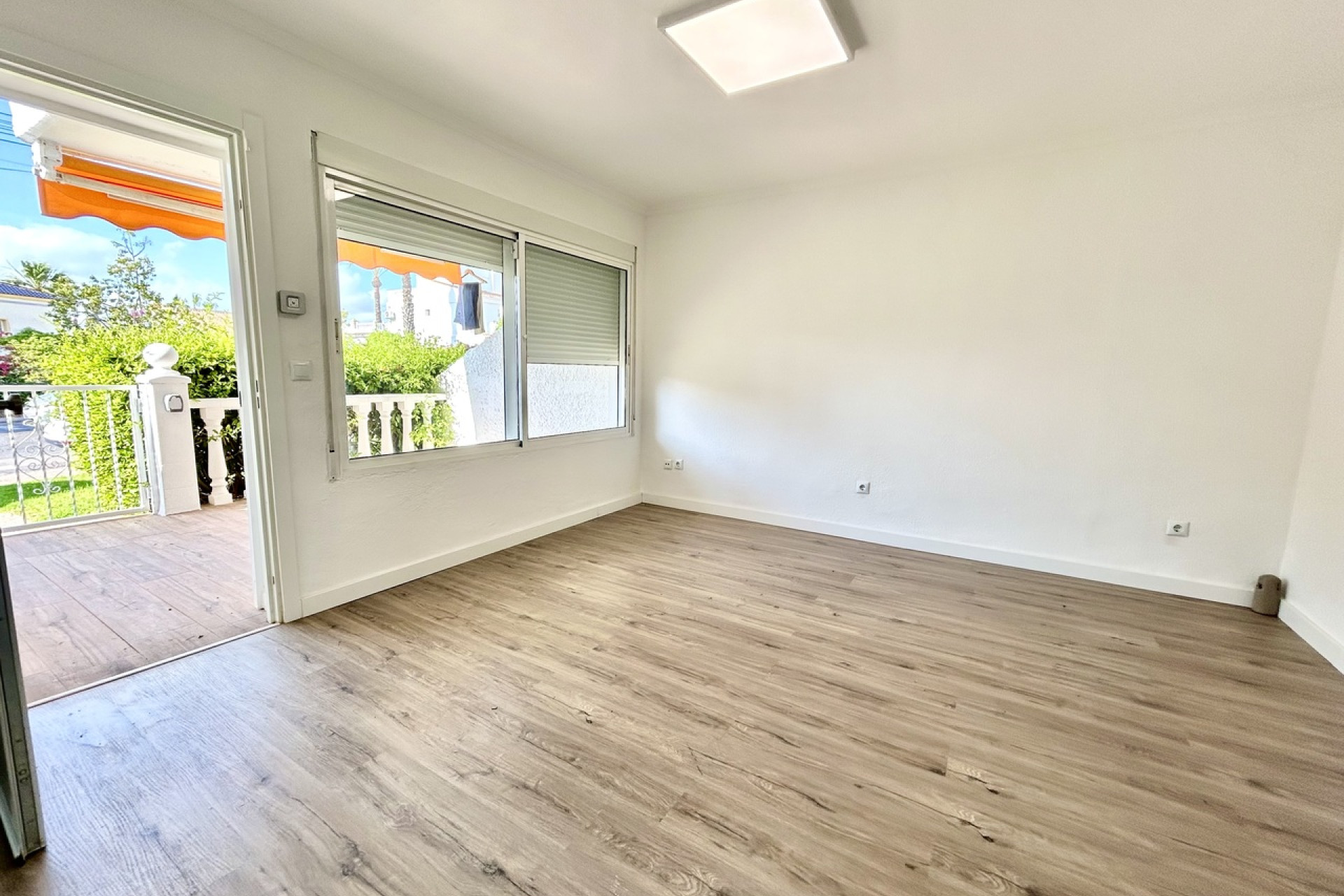 Resale - Apartment -
Villamartín - Costa Blanca