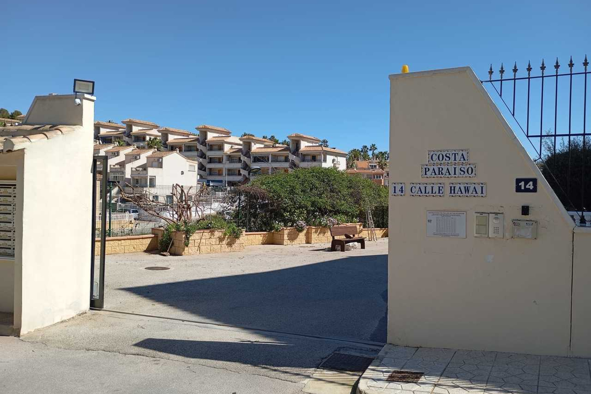 Resale - Apartment -
Villamartín - Costa Blanca