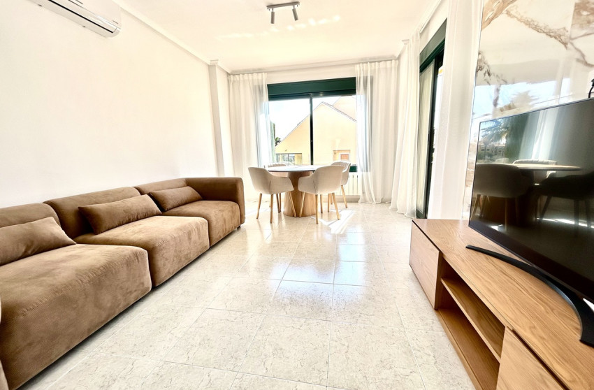 Resale - Apartment -
Villamartín