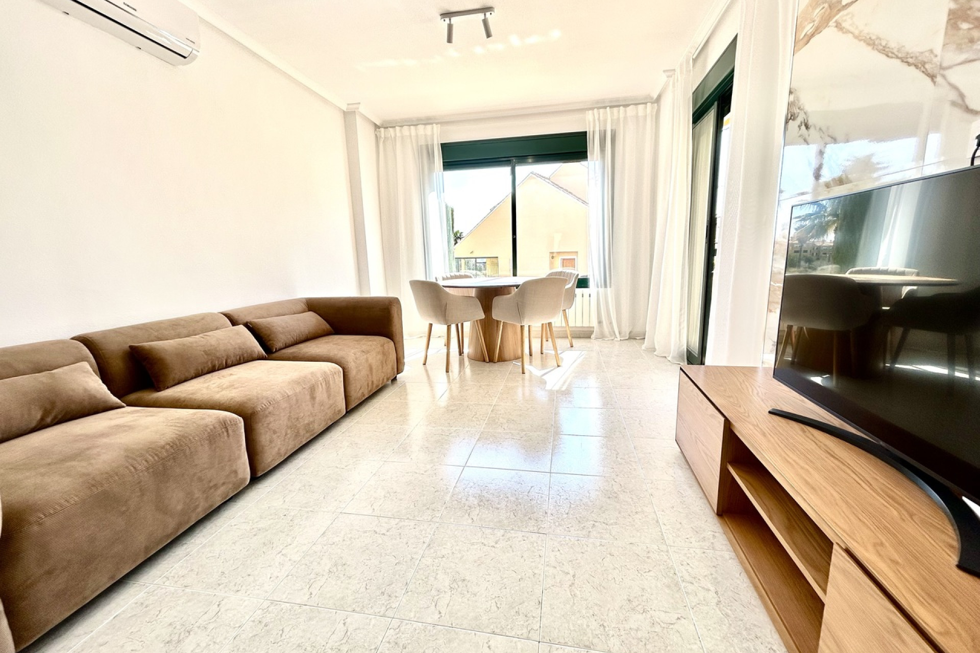 Resale - Apartment -
Villamartín