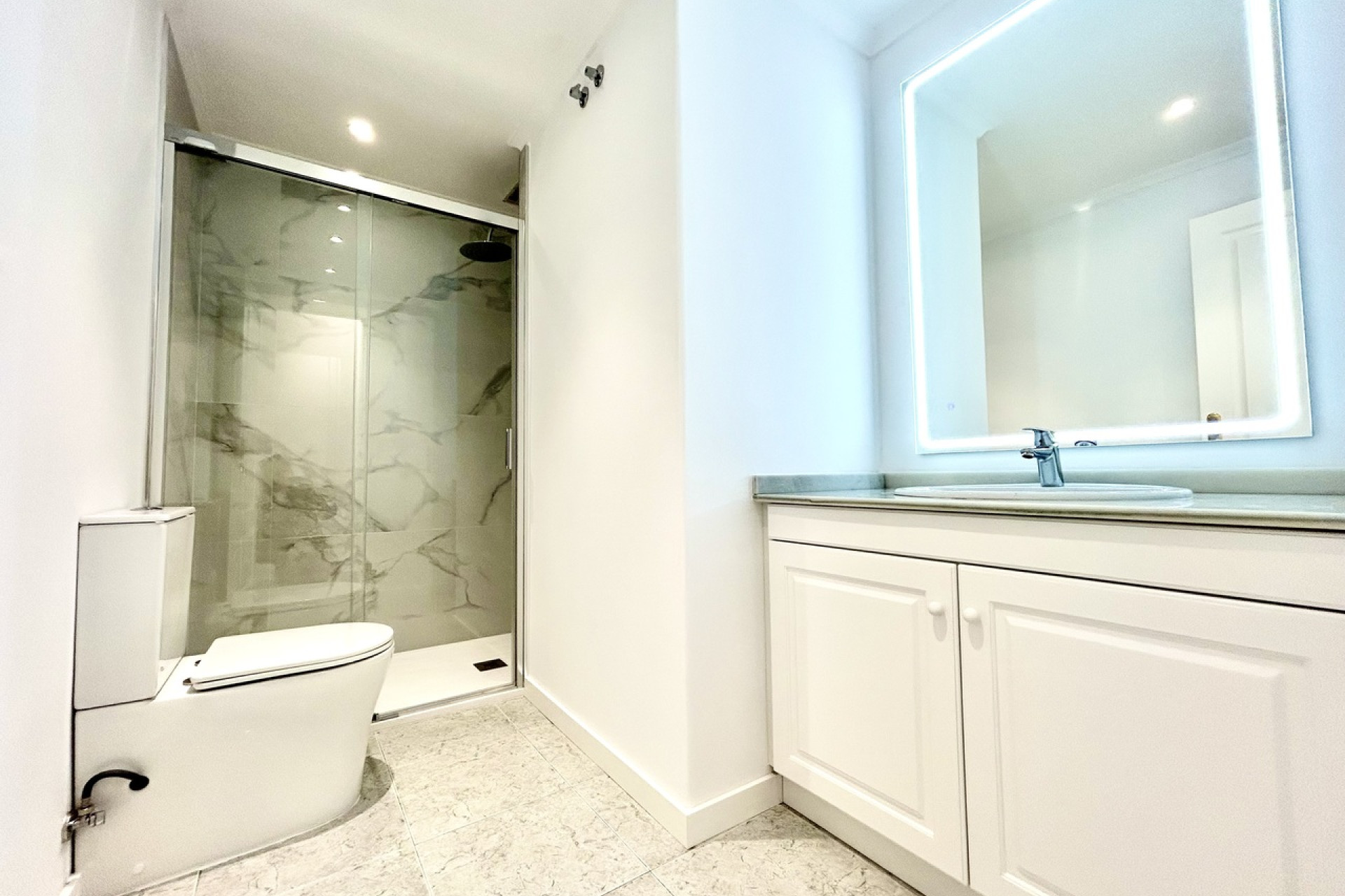 Resale - Apartment -
Villamartín