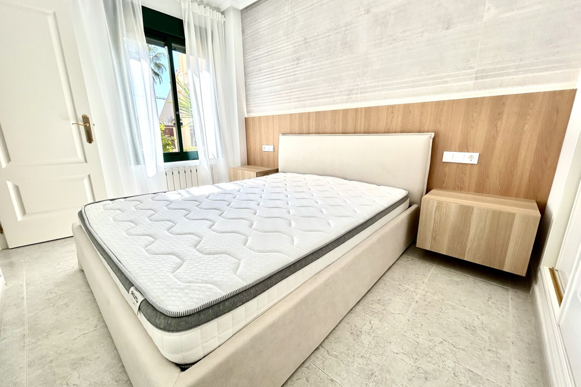 Resale - Apartment -
Villamartín