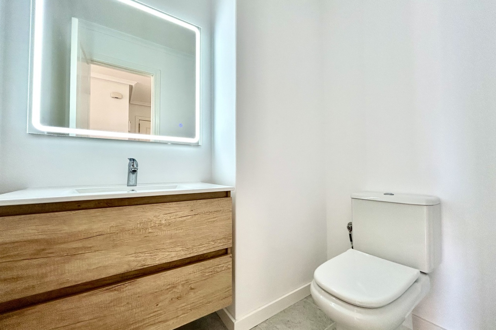 Resale - Apartment -
Villamartín