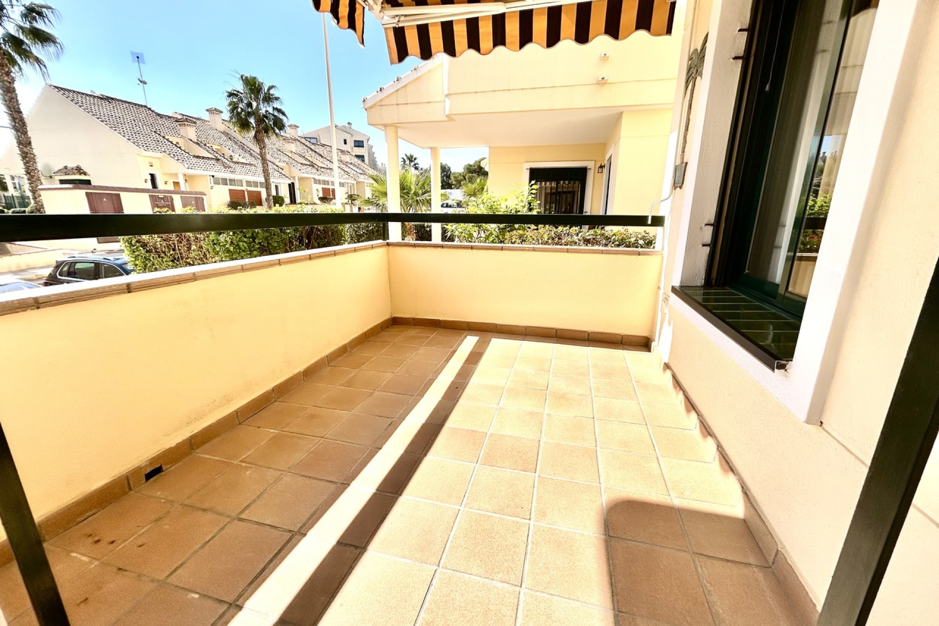 Resale - Apartment -
Villamartín
