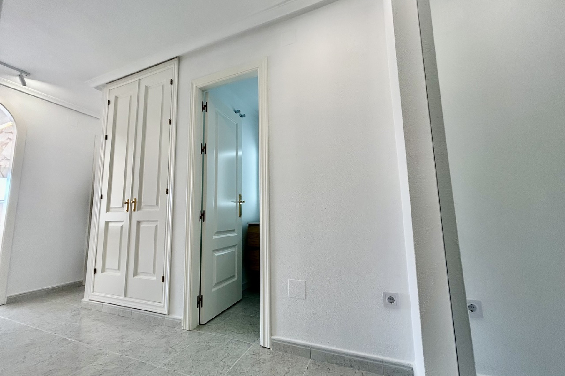 Resale - Apartment -
Villamartín