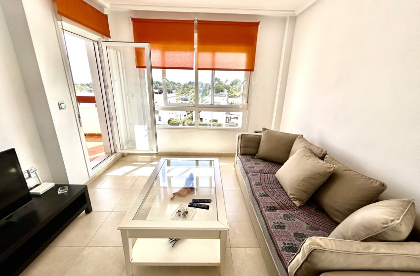 Resale - Apartment -
Villamartín