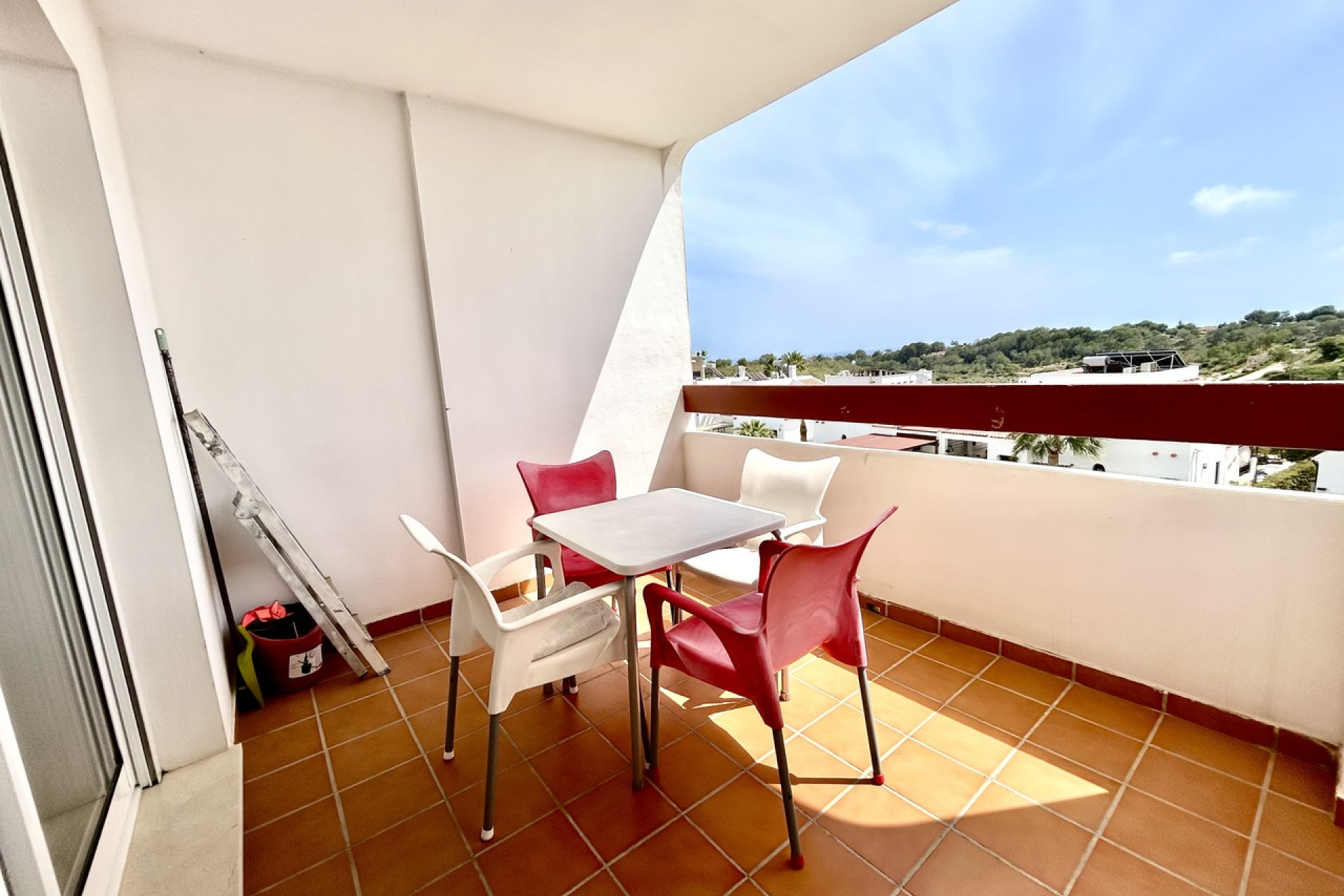 Resale - Apartment -
Villamartín