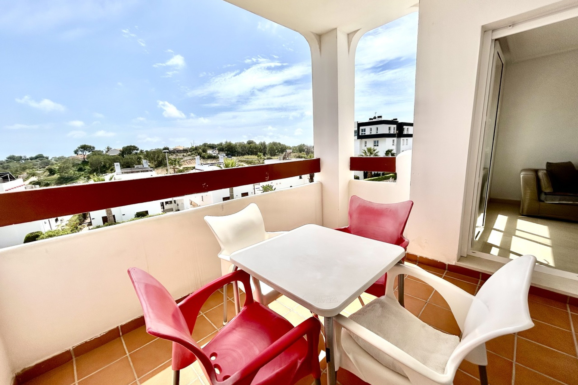 Resale - Apartment -
Villamartín