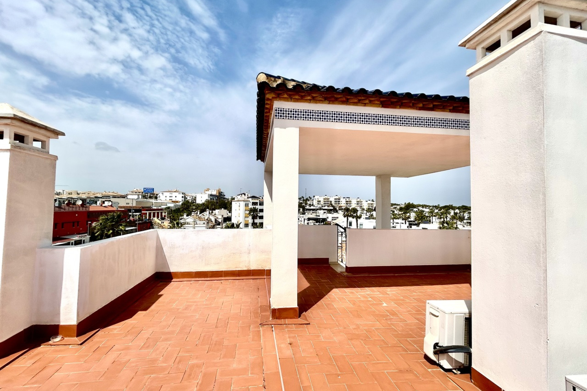 Resale - Apartment -
Villamartín