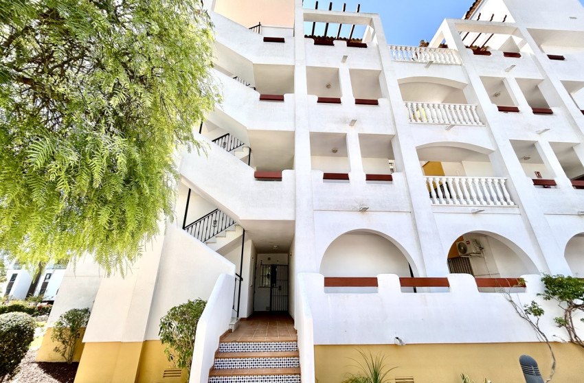 Resale - Apartment -
Villamartín