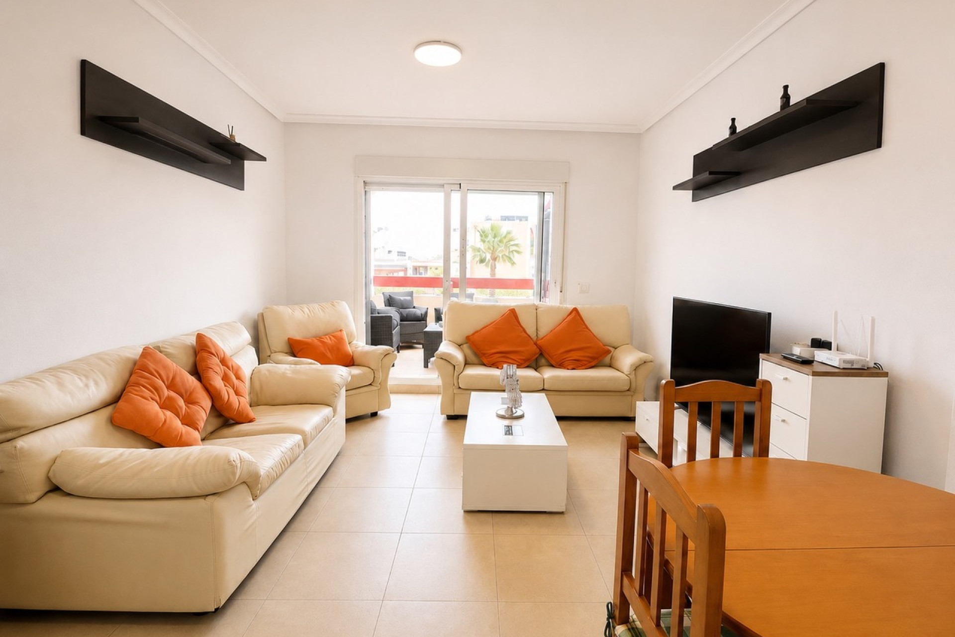 Resale - Apartment -
Villamartín